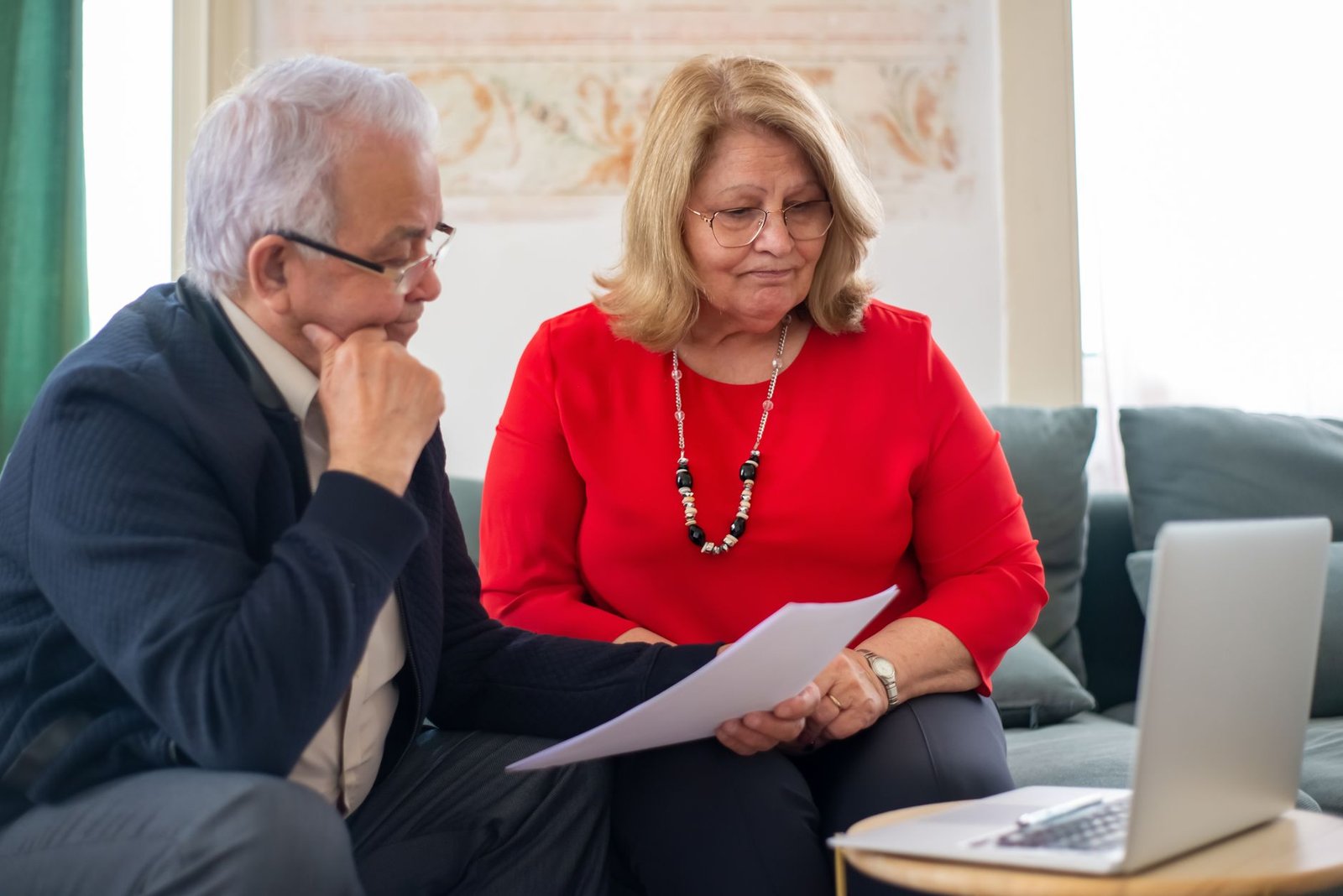 Veteran and spouse reviewing care concerns before contacting the VA patient advocate program