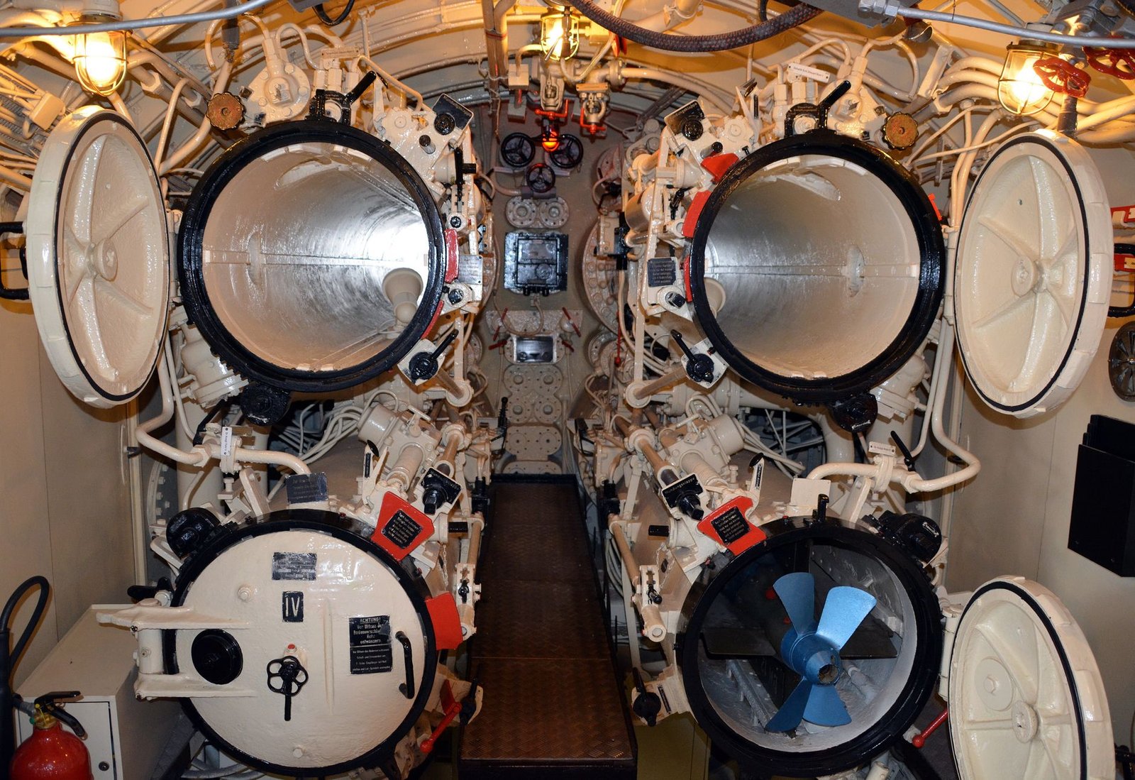 Confined submarine engine room insulation linked to submarine service asbestos exposure